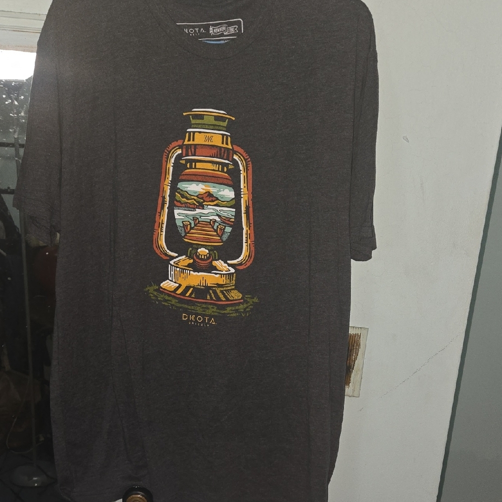 Men's Charcoal Lantern Graphic Tee